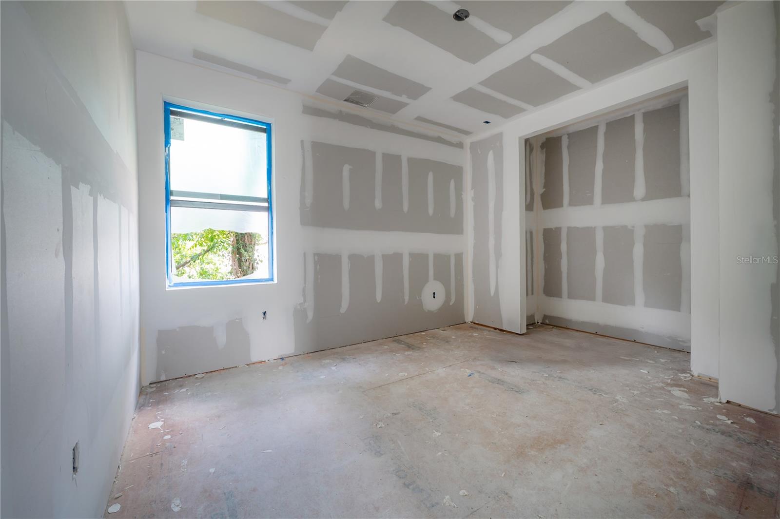 Image 28 of 41 For 2301 Ridgewood Avenue