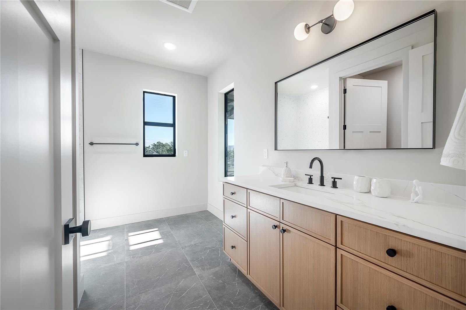 Image 52 of 59 For 2301 Ridgewood Avenue