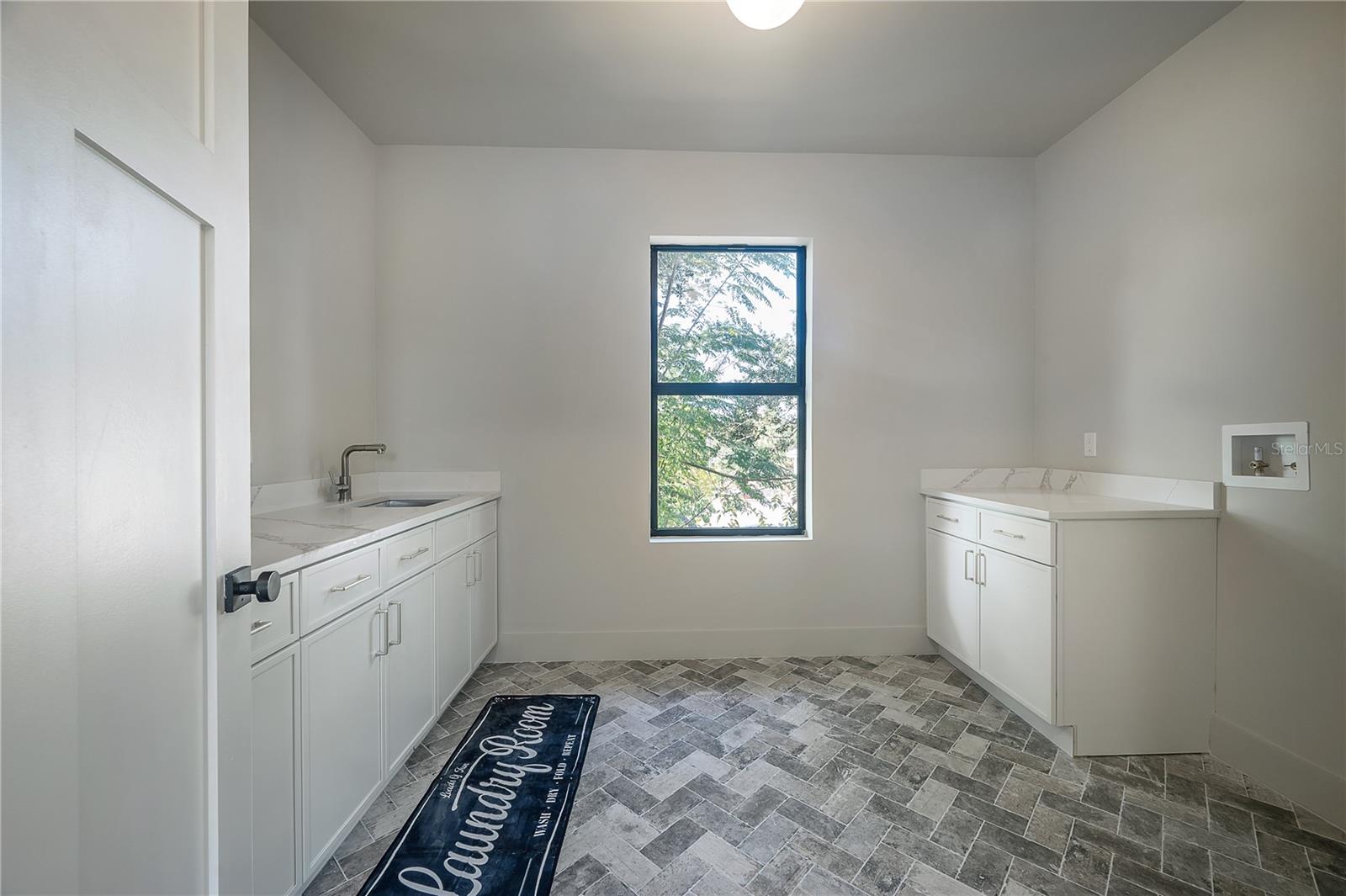 Image 54 of 59 For 2301 Ridgewood Avenue