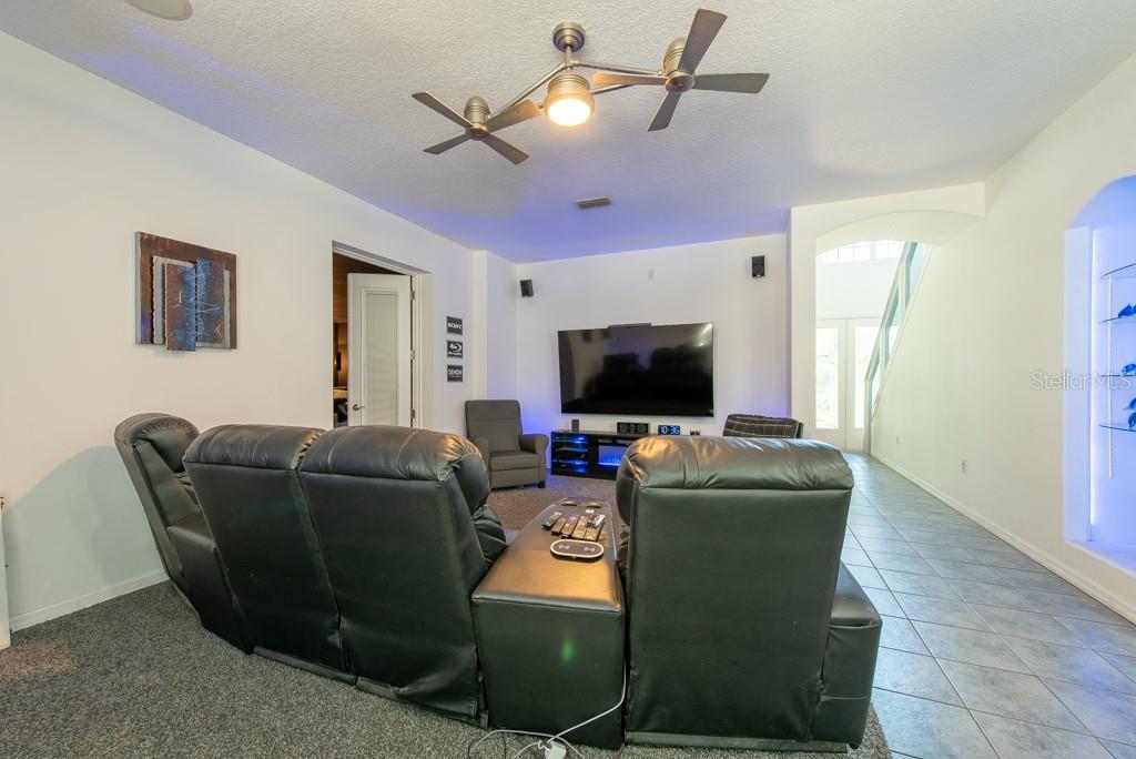 Listing photo id 16 for 5305 Lenoir Court