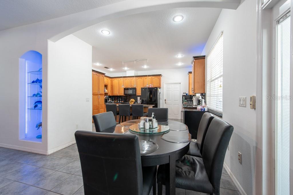 Listing photo id 18 for 5305 Lenoir Court