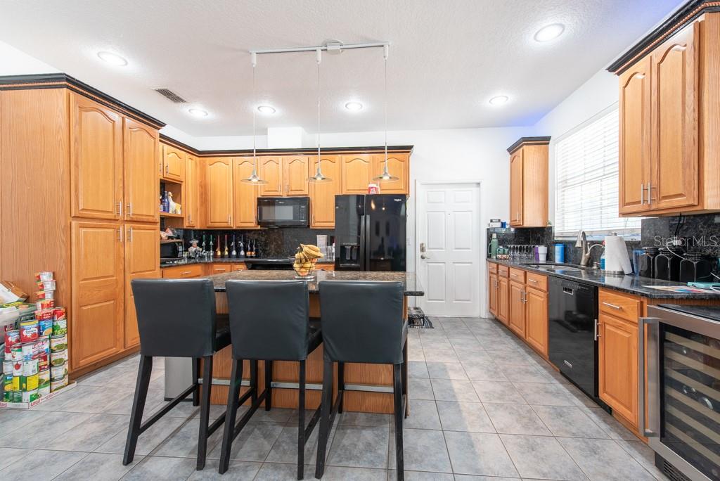 Listing photo id 19 for 5305 Lenoir Court