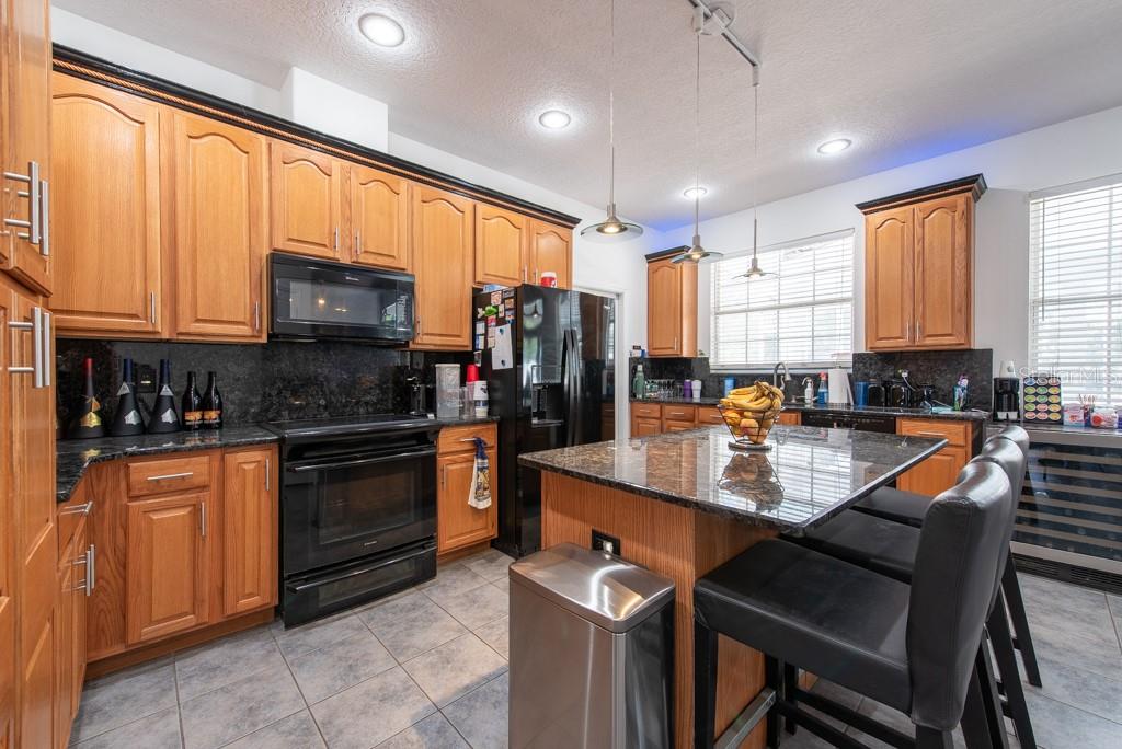 Listing photo id 24 for 5305 Lenoir Court