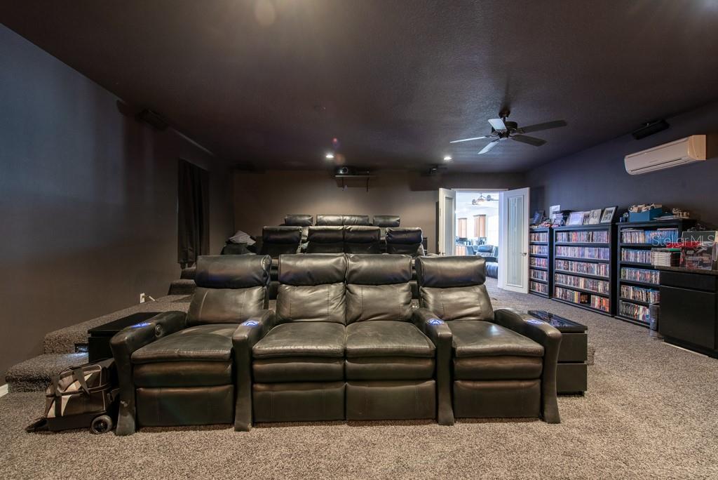 Listing photo id 25 for 5305 Lenoir Court