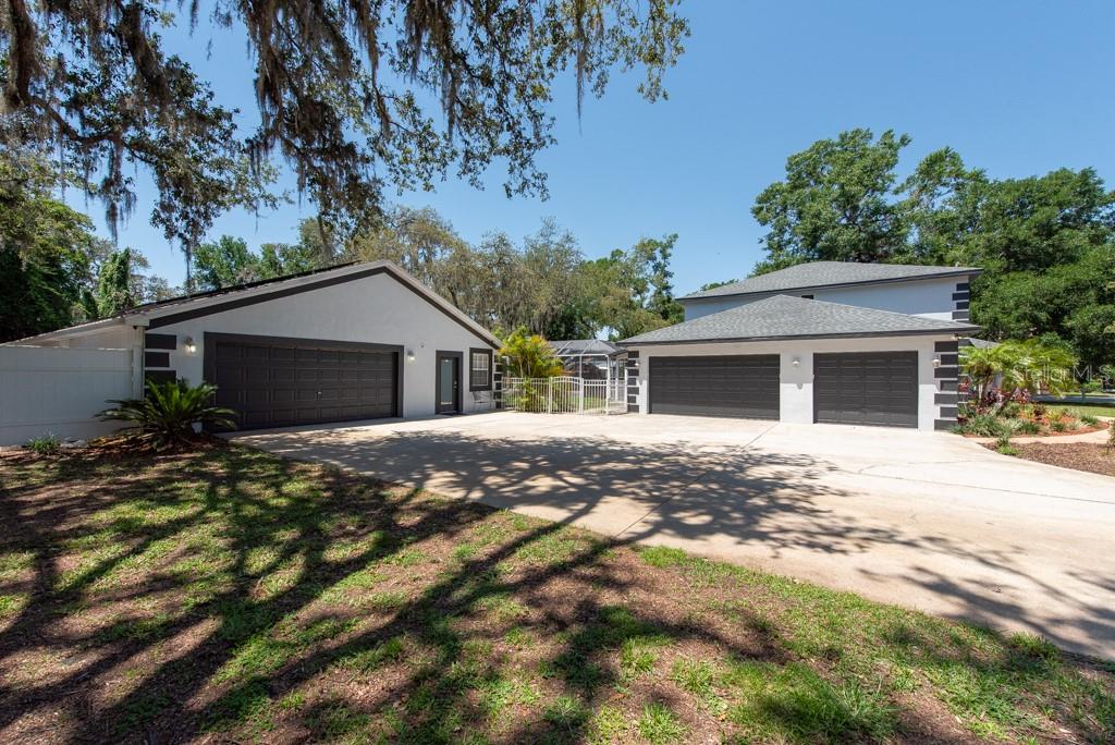 Listing photo id 1 for 5305 Lenoir Court