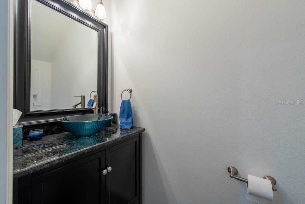 Listing photo id 42 for 5305 Lenoir Court