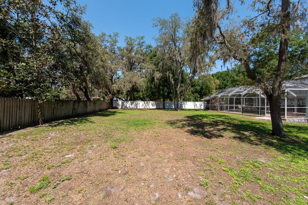 Listing photo id 52 for 5305 Lenoir Court