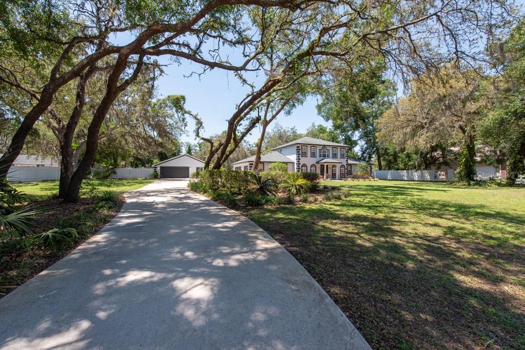 Listing photo id 69 for 5305 Lenoir Court
