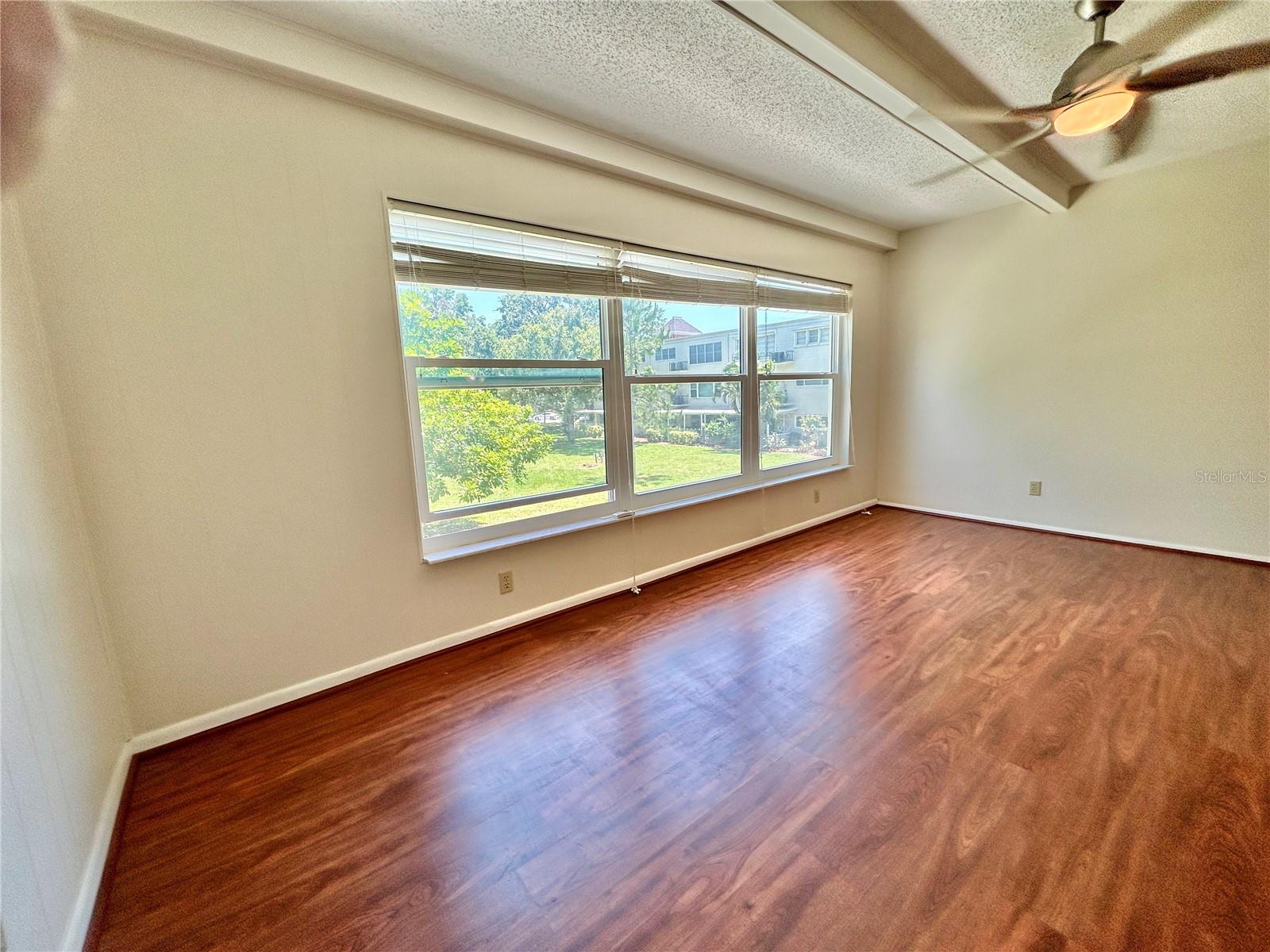 Image 14 of 52 For 2263 Americus Boulevard E 25