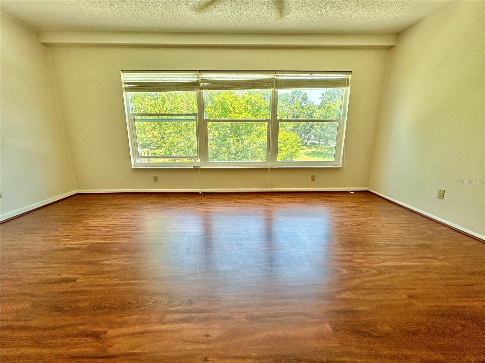 Image 15 of 52 For 2263 Americus Boulevard E 25