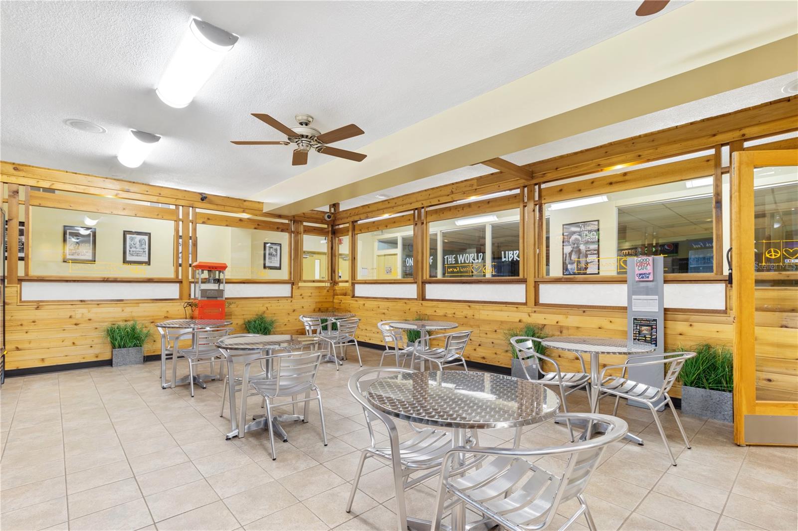 Image 38 of 52 For 2263 Americus Boulevard E 25