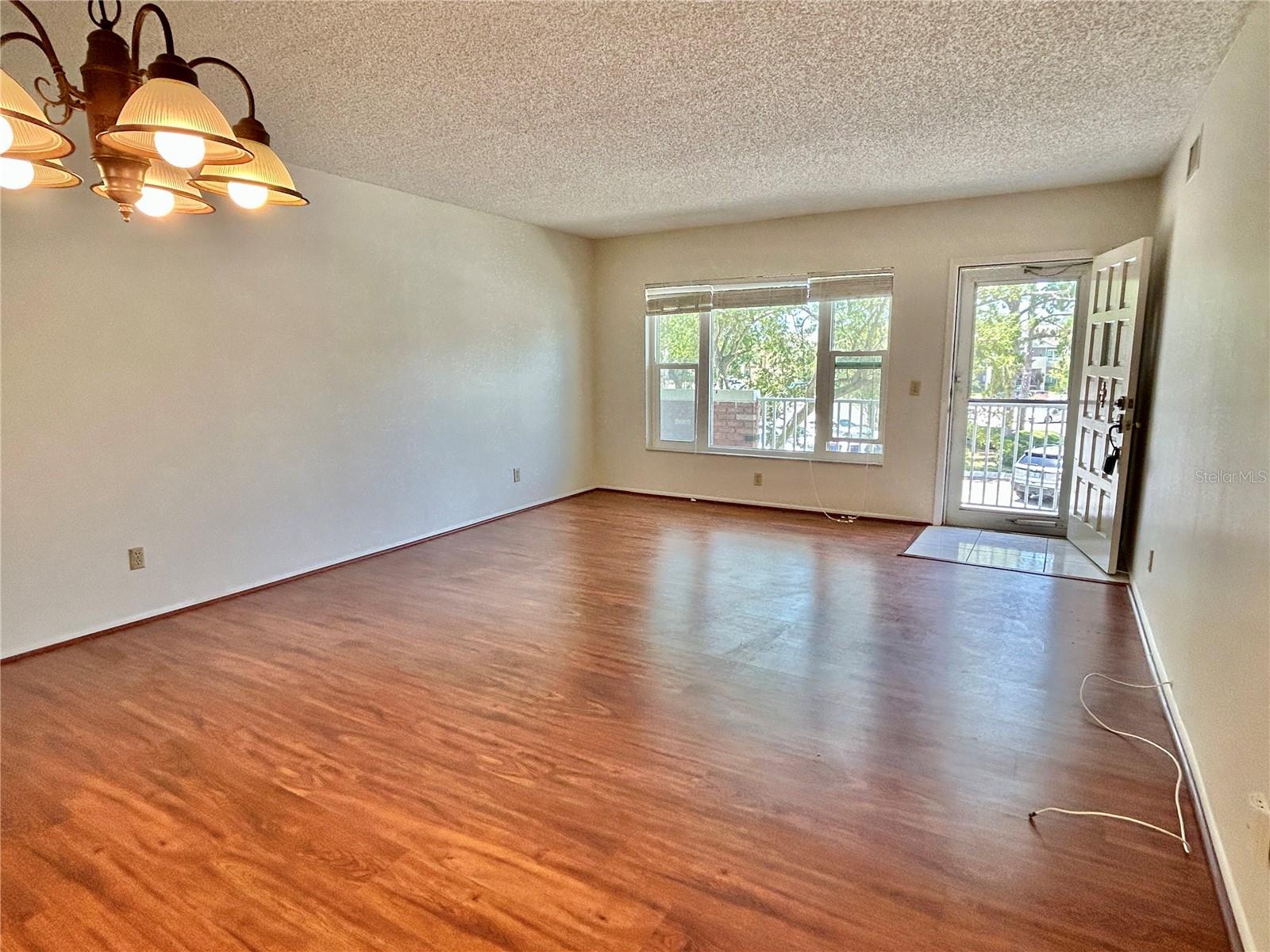 Image 7 of 52 For 2263 Americus Boulevard E 25