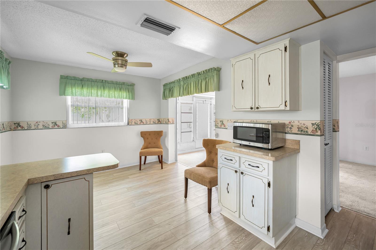 Image 13 of 64 For 5480 Orange Blossom Road N
