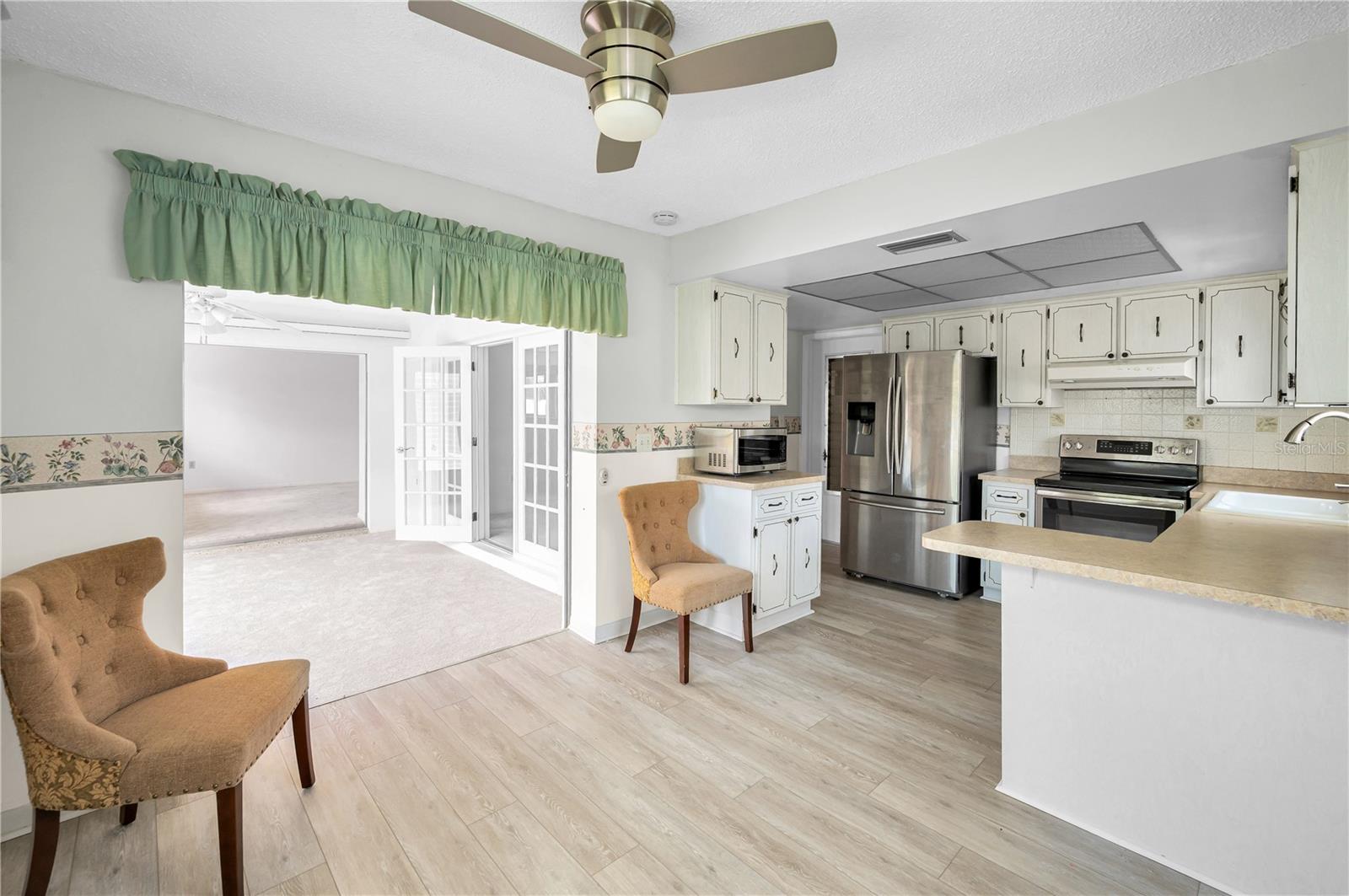 Image 16 of 64 For 5480 Orange Blossom Road N