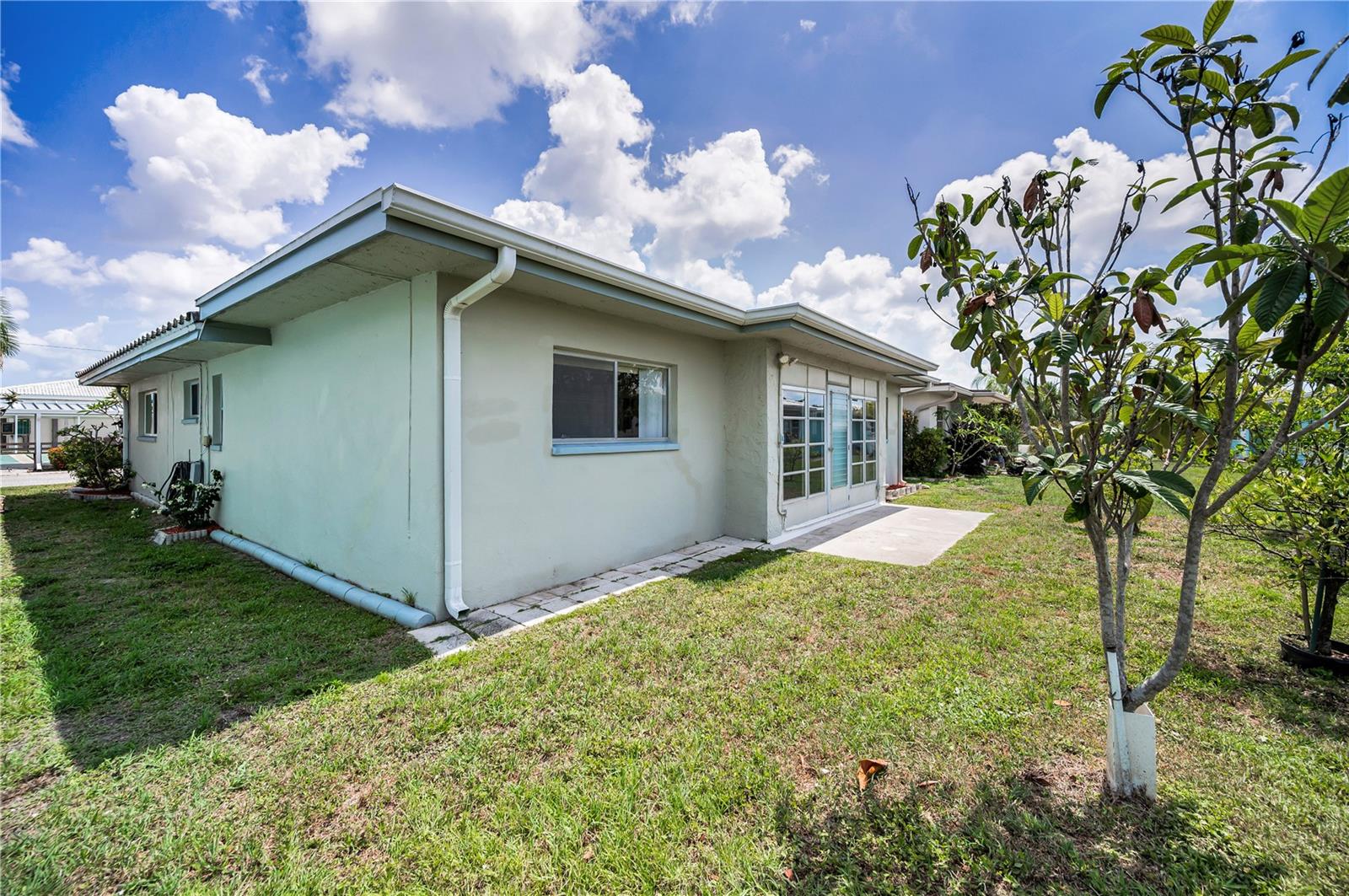 Image 31 of 64 For 5480 Orange Blossom Road N
