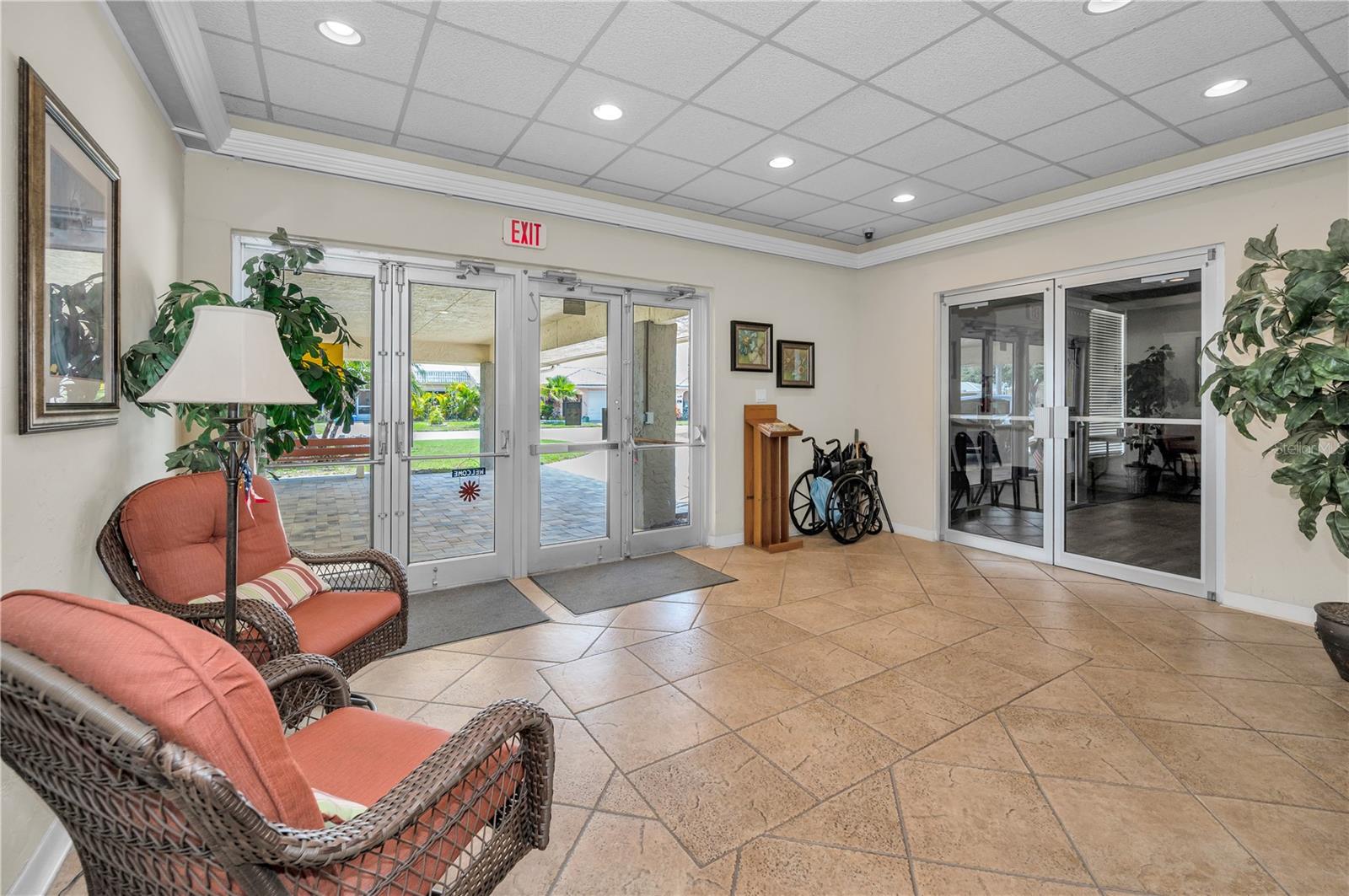 Image 37 of 64 For 5480 Orange Blossom Road N
