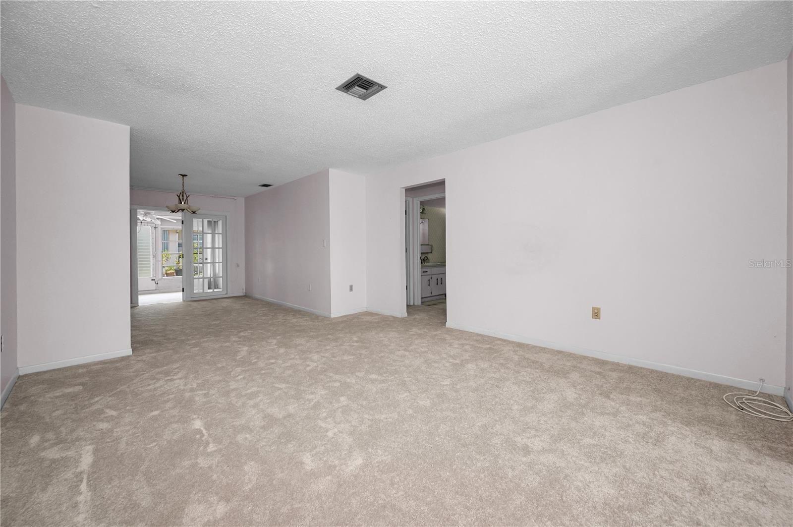 Image 7 of 64 For 5480 Orange Blossom Road N