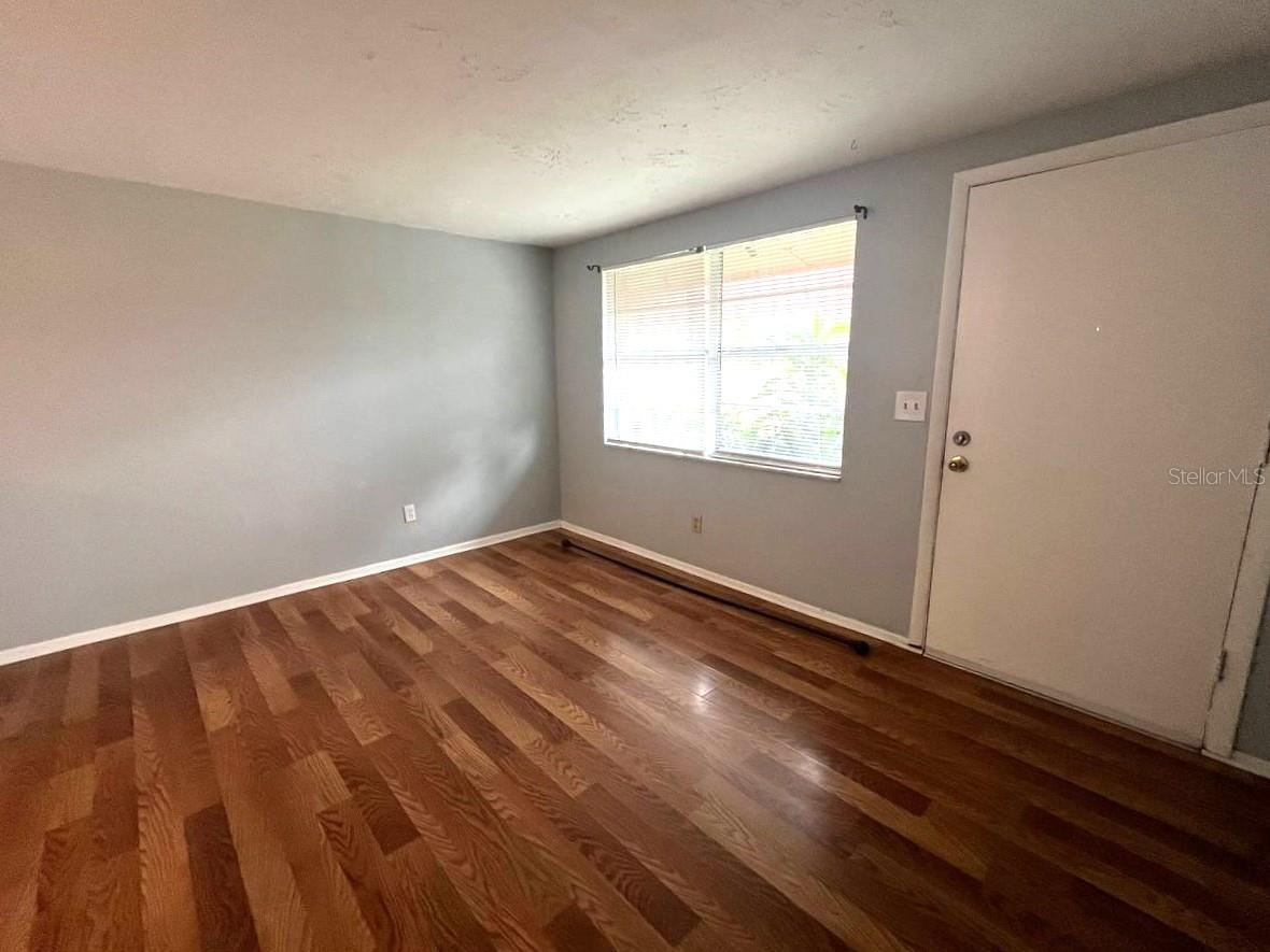 Image 4 of 14 For 9406 Eastfield Road