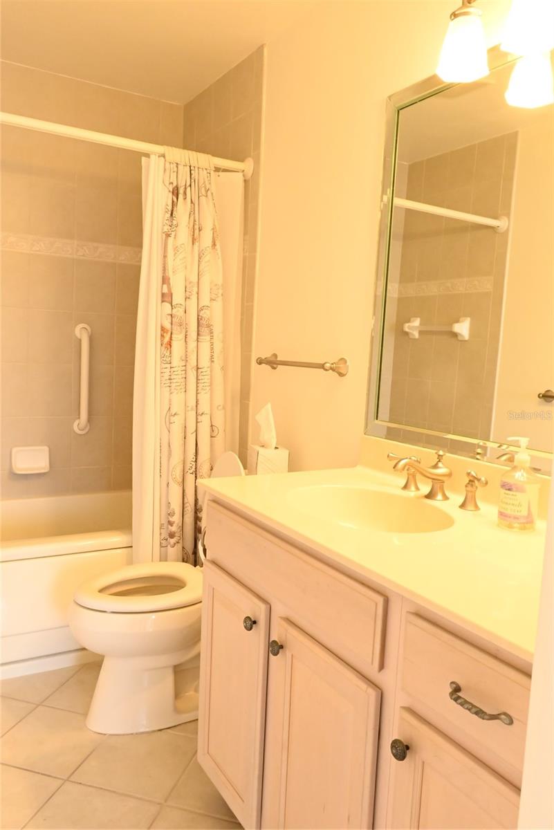 Image 12 of 21 For 1365 Snell Isle Boulevard Ne 2b