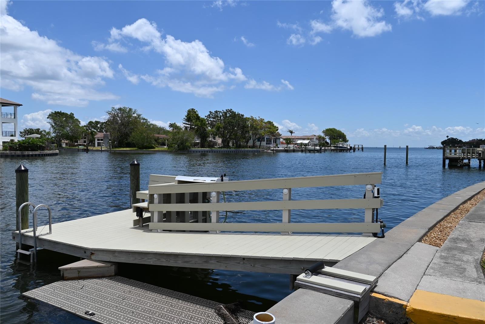 Image 19 of 21 For 1365 Snell Isle Boulevard Ne 2b
