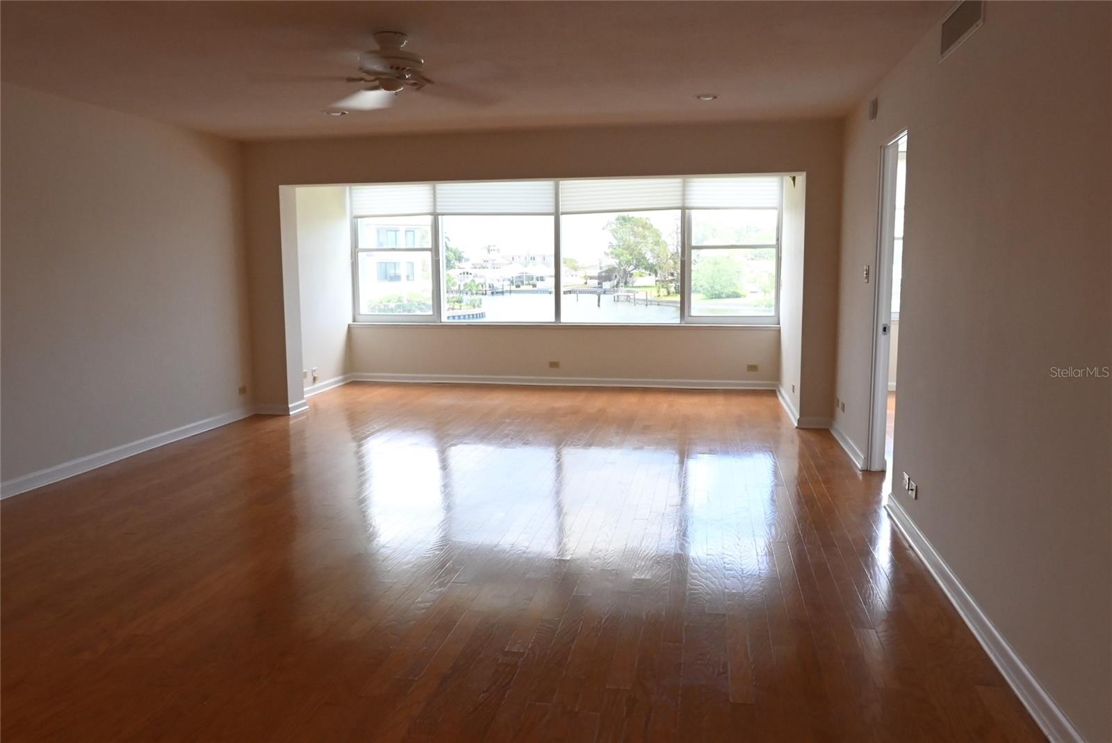 Image 3 of 21 For 1365 Snell Isle Boulevard Ne 2b