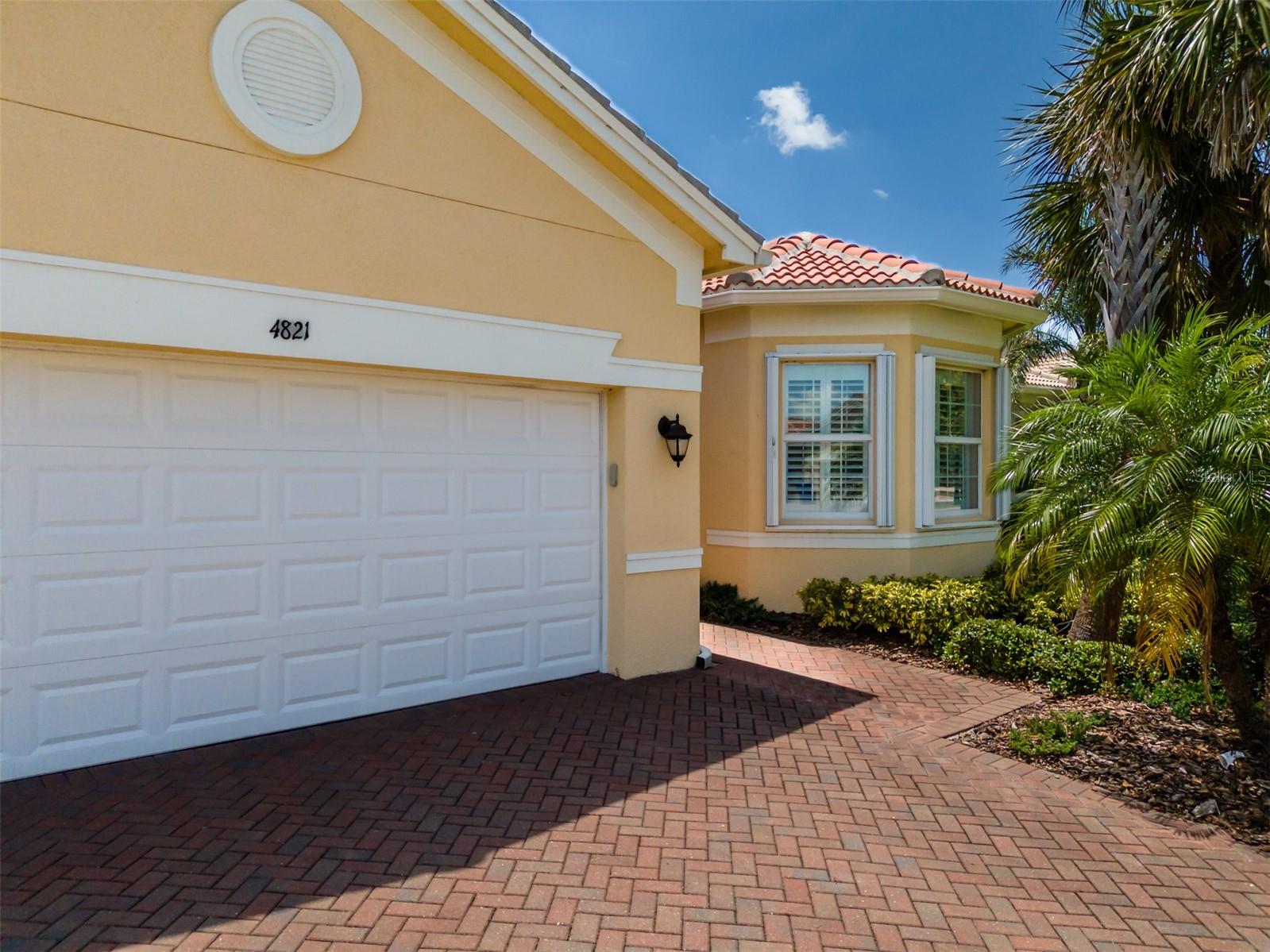 Image 4 of 92 For 4821 Grand Banks Drive