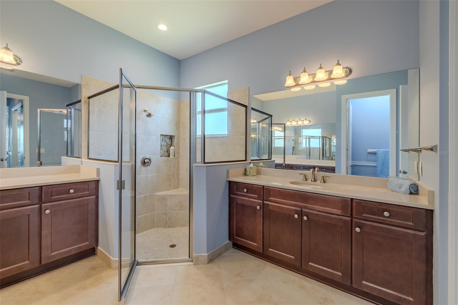 Image 44 of 92 For 4821 Grand Banks Drive