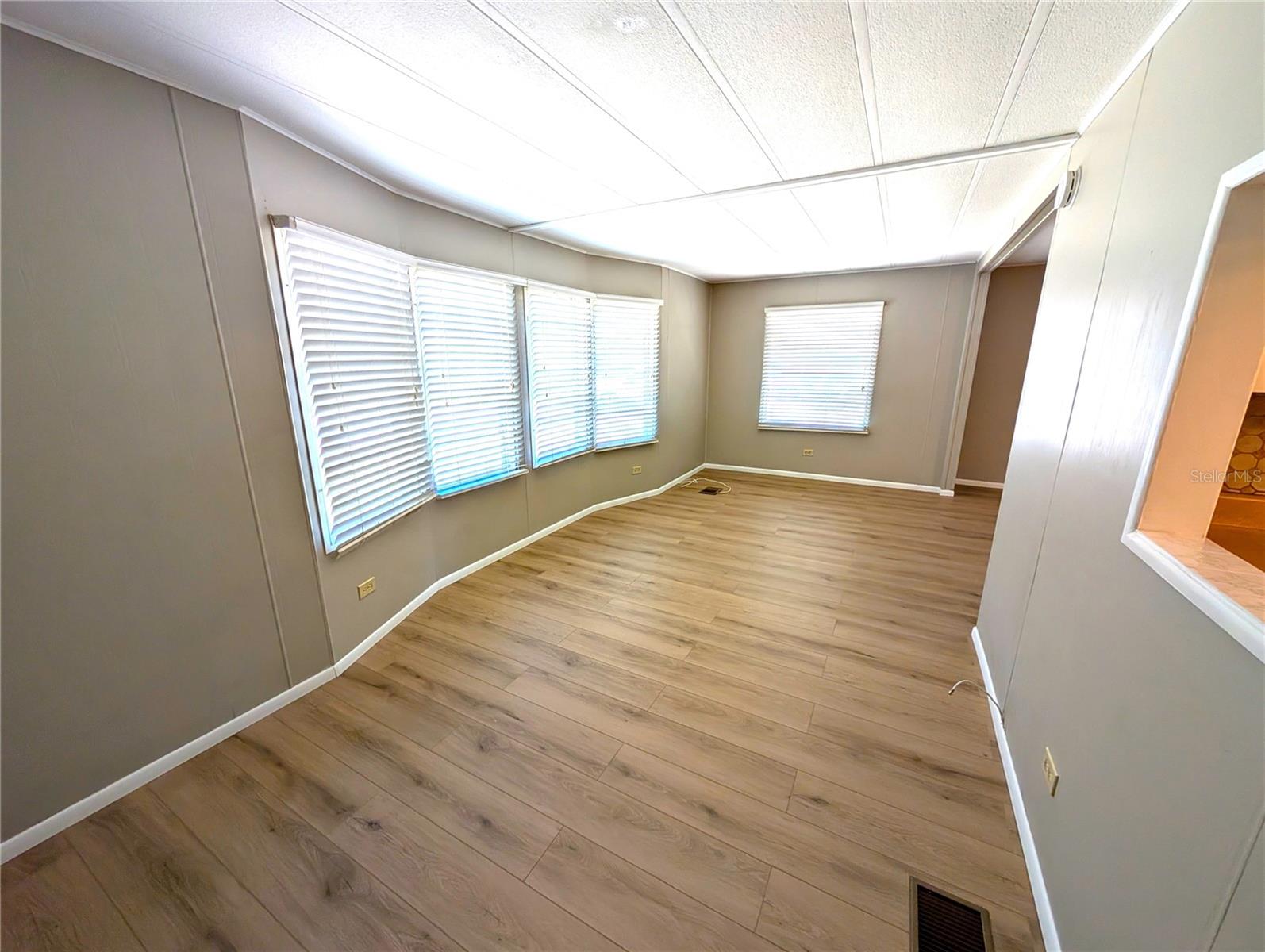 Image 14 of 37 For 12596 143rd Street