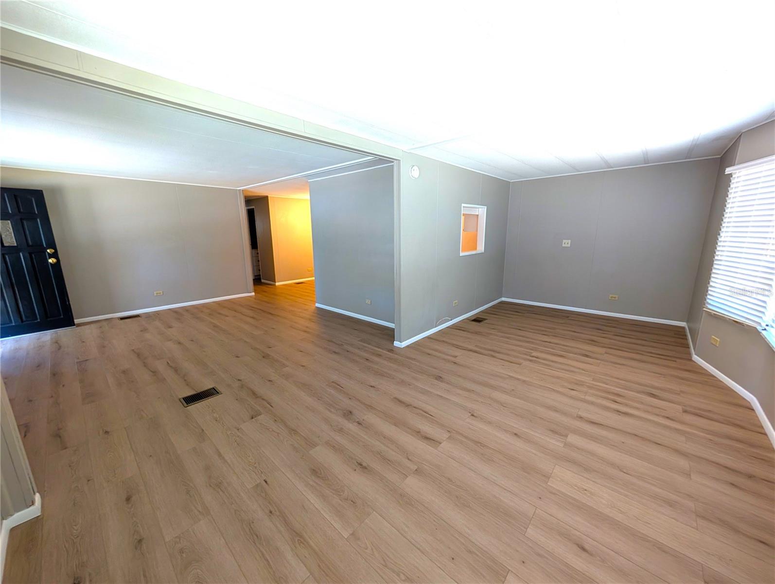 Image 19 of 37 For 12596 143rd Street