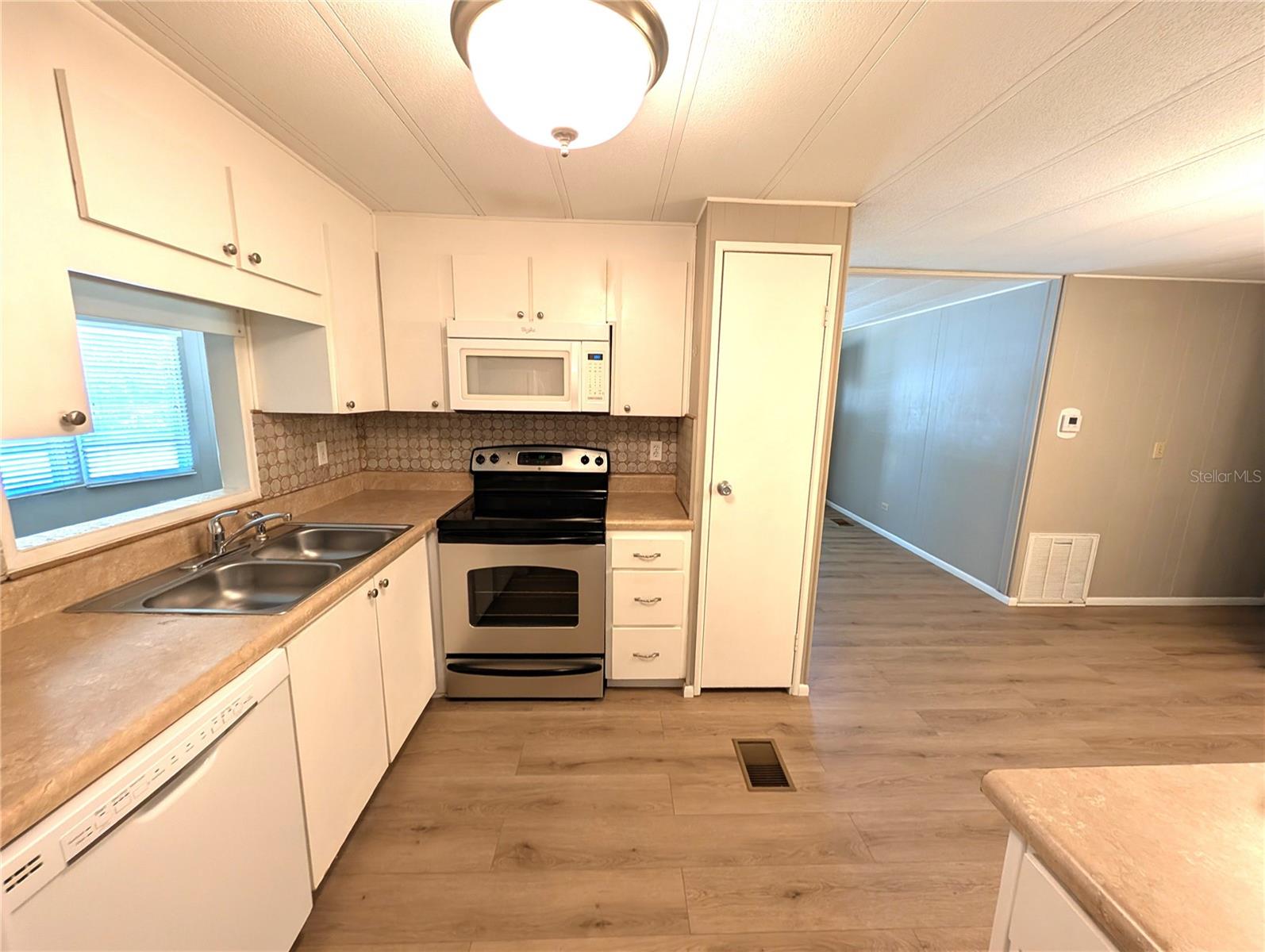 Image 8 of 37 For 12596 143rd Street