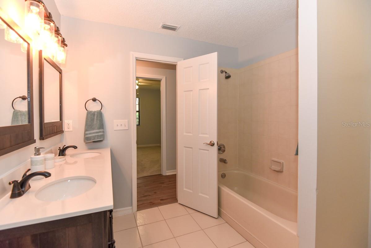 Image 31 of 40 For 24 Lake Vista Way