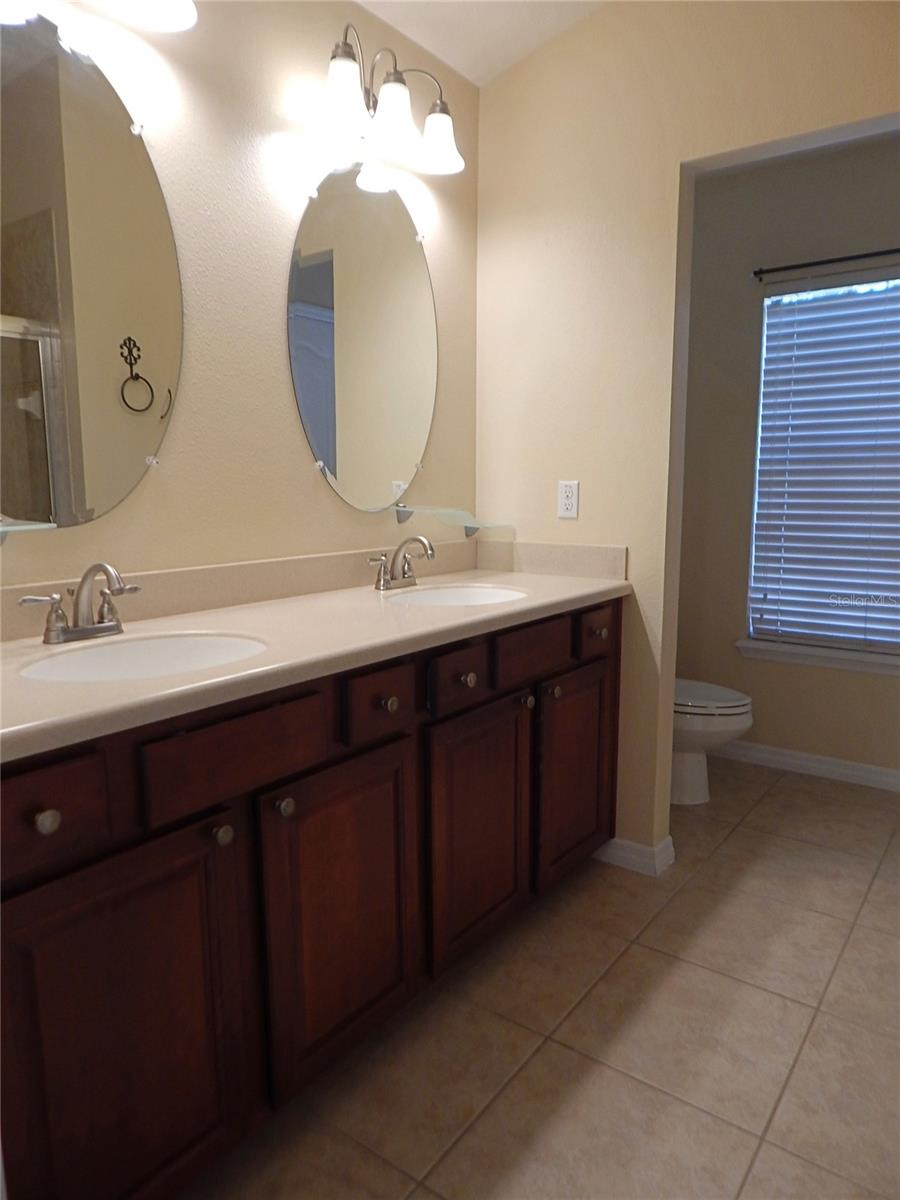 Image 18 of 34 For 16618 Kingletside Court