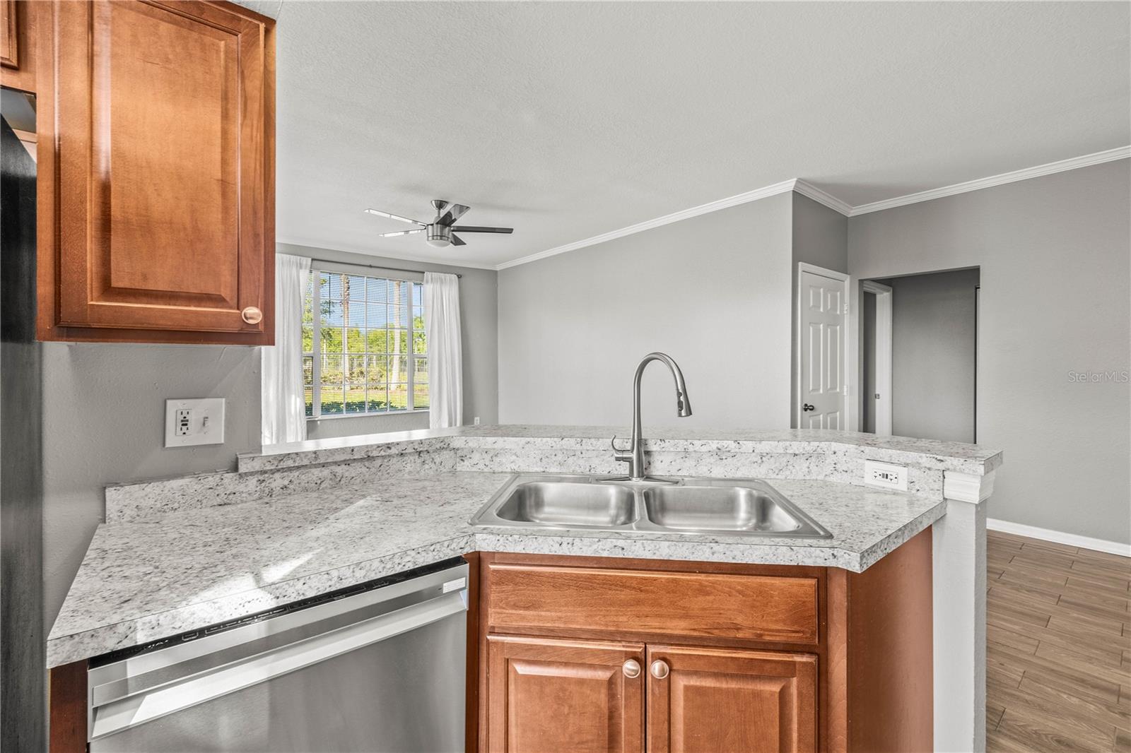Image 13 of 30 For 9416 Lake Chase Island Way 9416