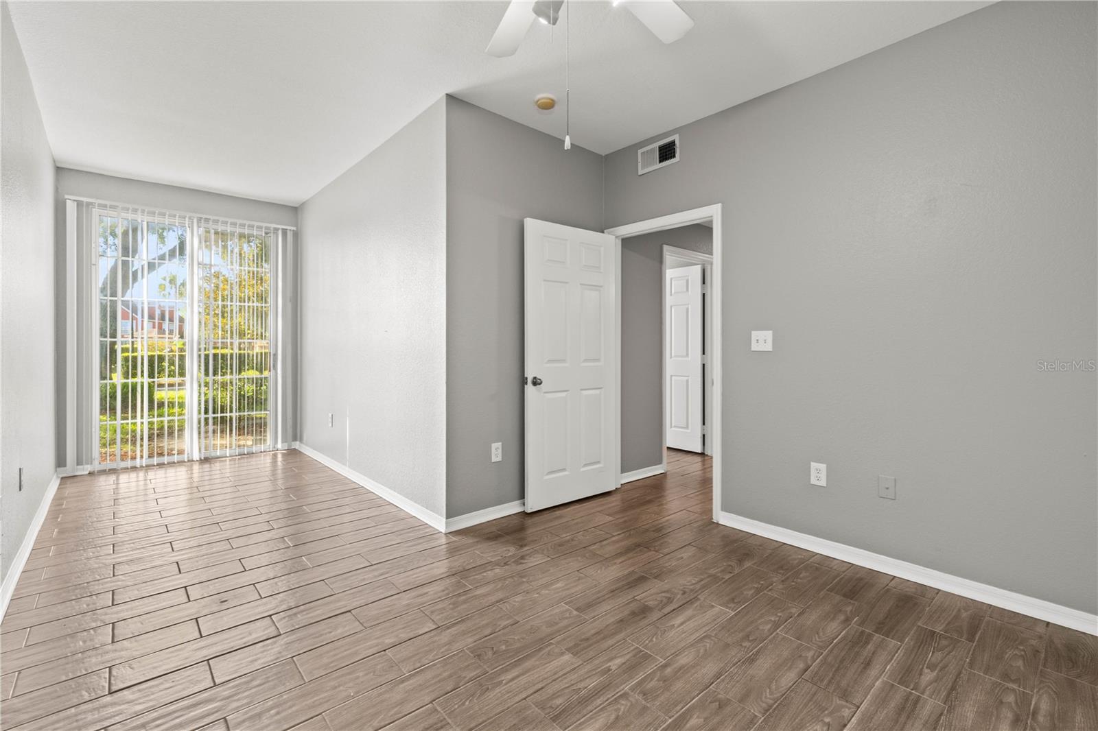 Image 23 of 30 For 9416 Lake Chase Island Way 9416