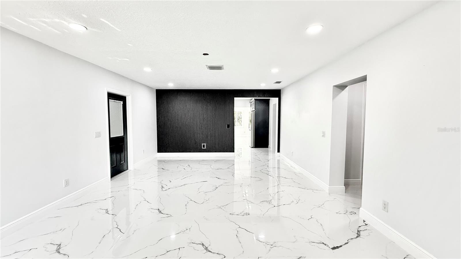 Image 4 of 19 For 10406 Boulevard
