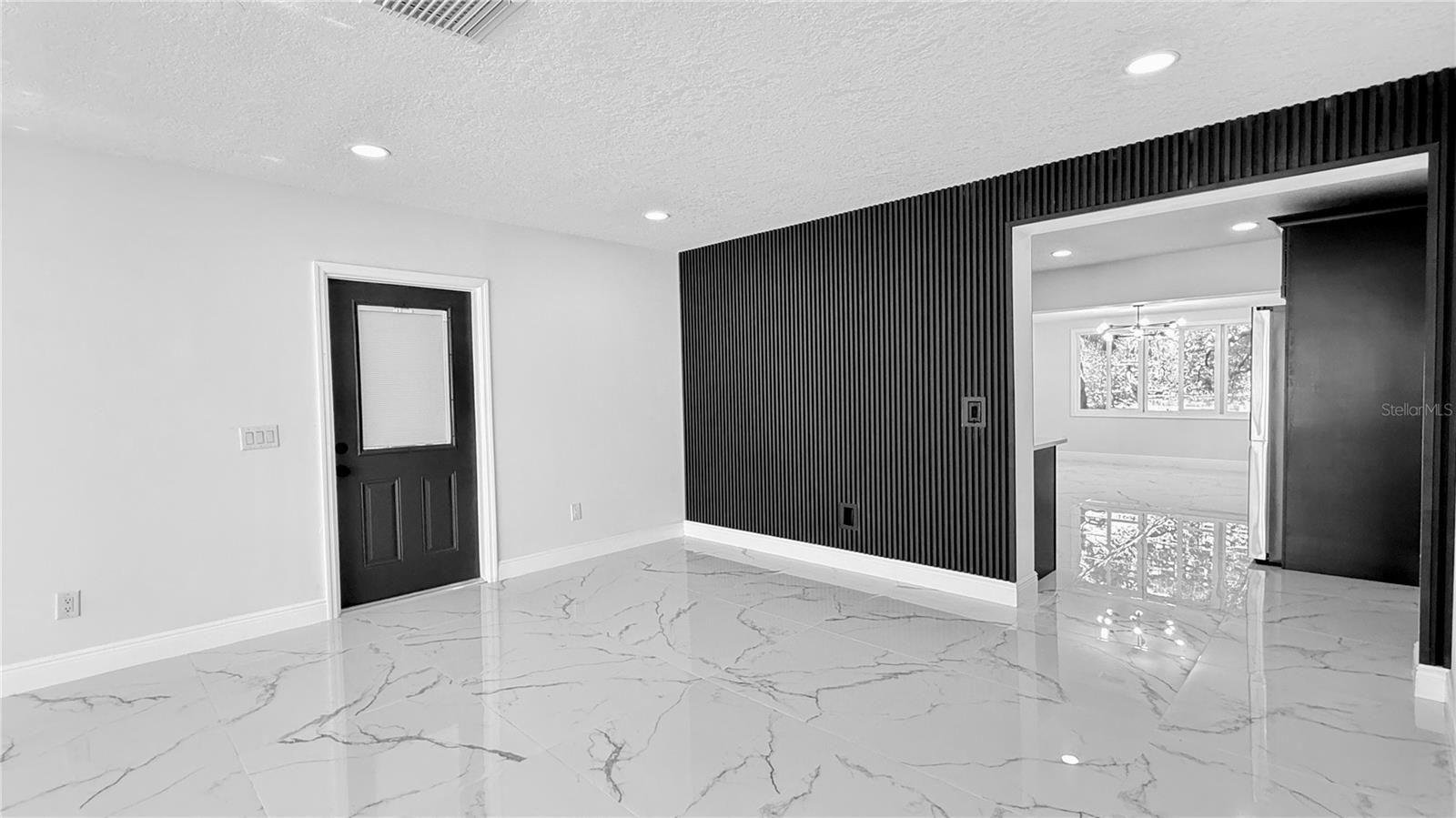 Image 7 of 19 For 10406 Boulevard