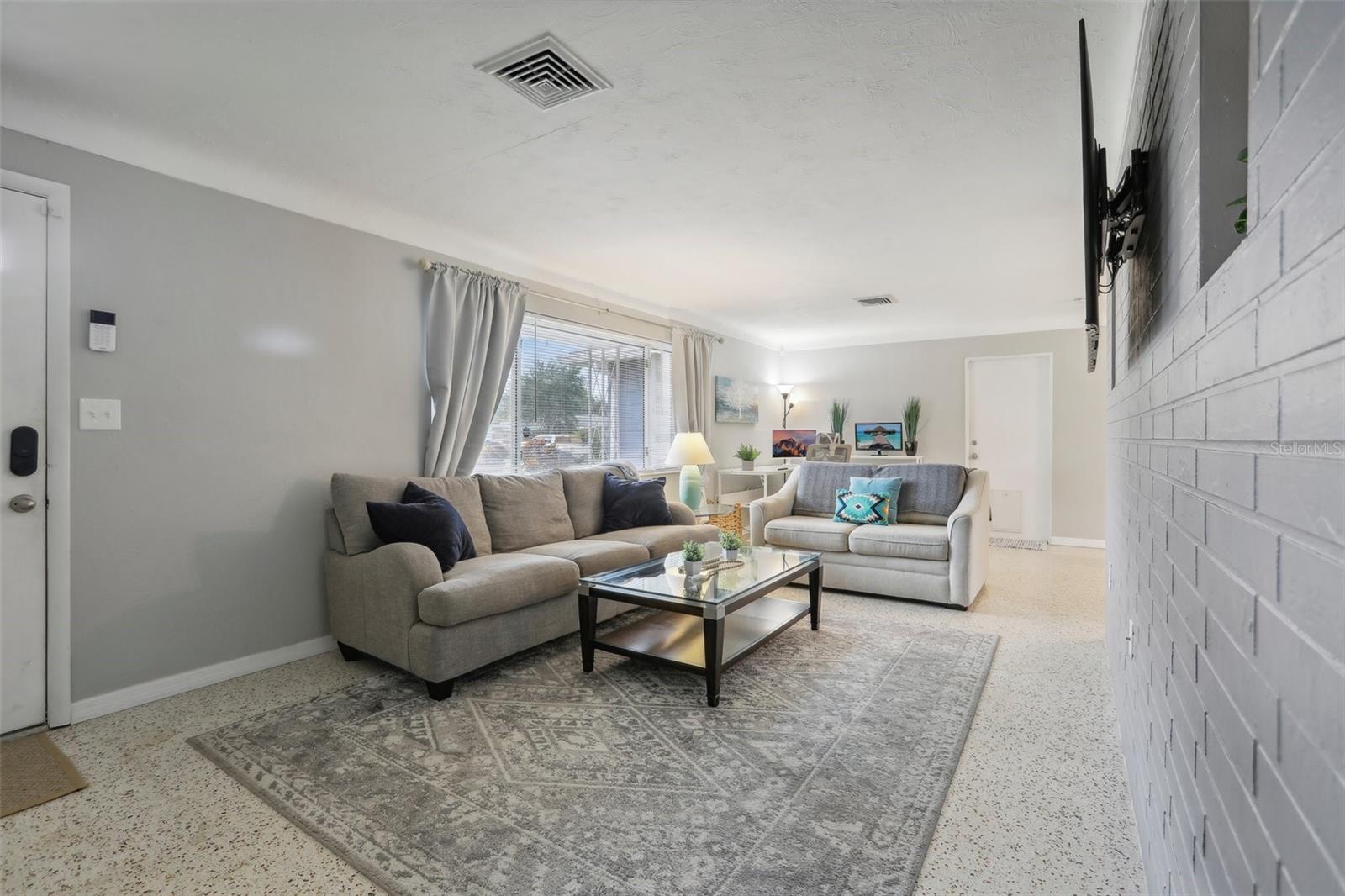 Image 12 of 35 For 6149 37th Avenue N