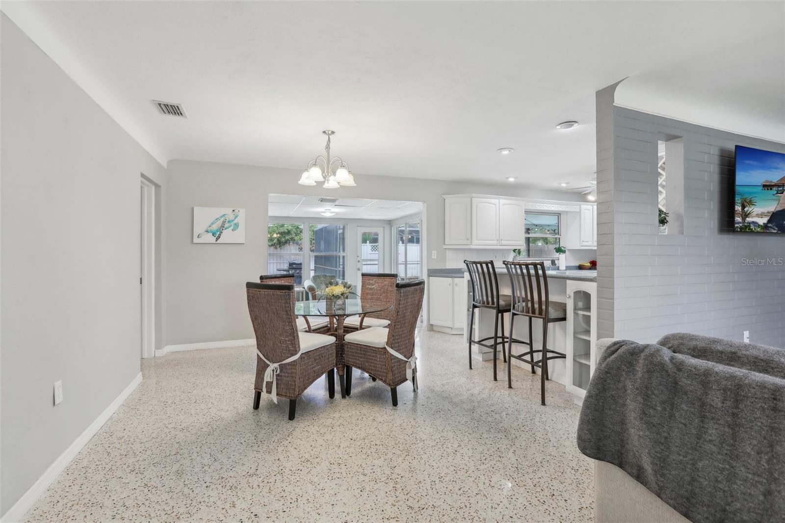Image 13 of 35 For 6149 37th Avenue N
