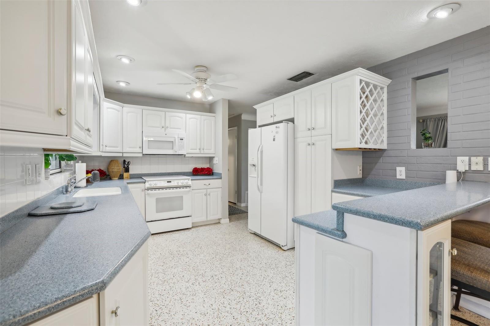 Image 16 of 35 For 6149 37th Avenue N