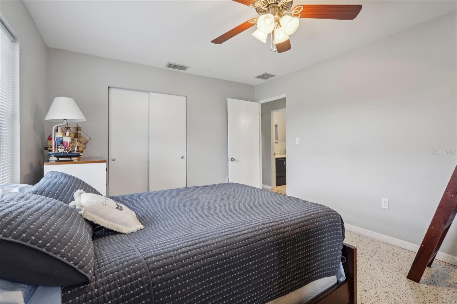 Image 24 of 35 For 6149 37th Avenue N