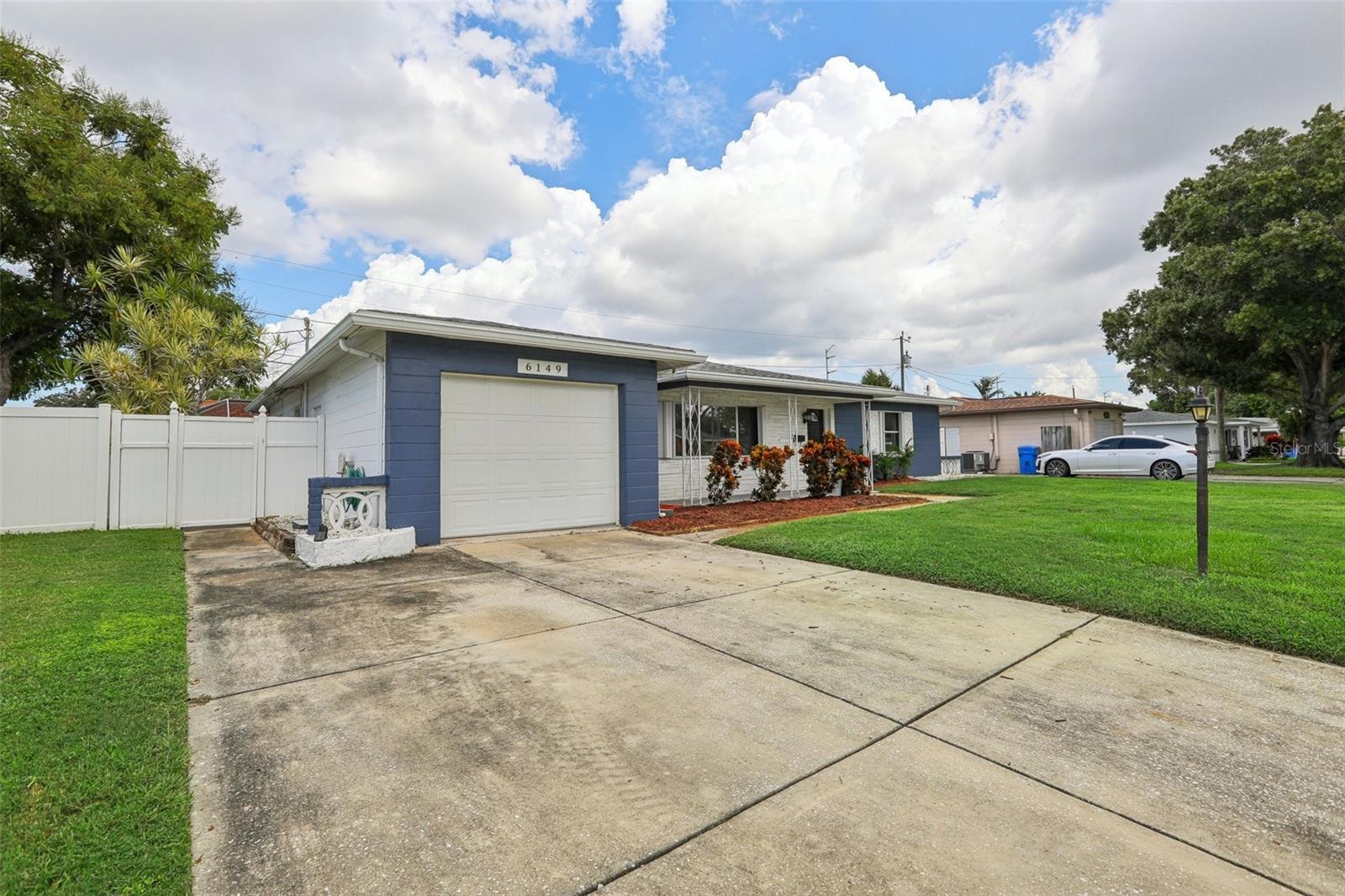 Image 3 of 35 For 6149 37th Avenue N