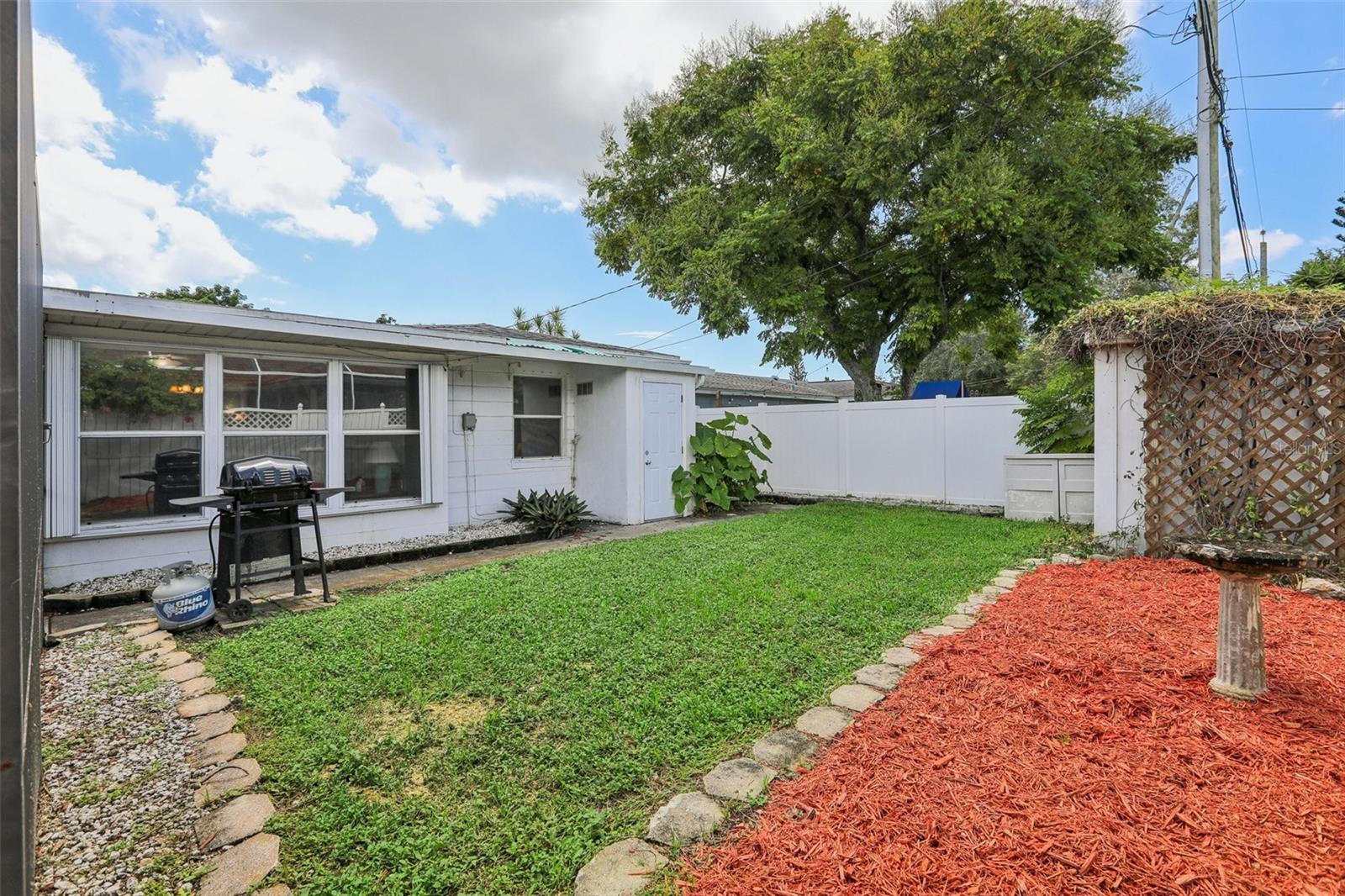 Image 31 of 35 For 6149 37th Avenue N
