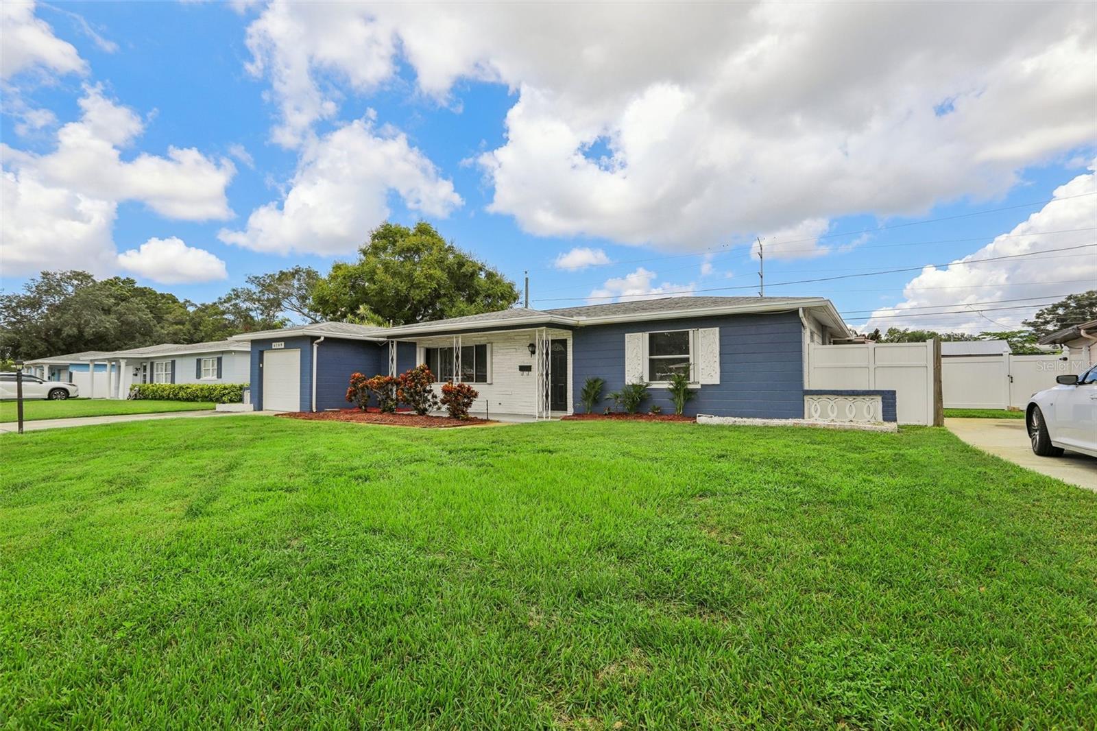 Image 4 of 35 For 6149 37th Avenue N