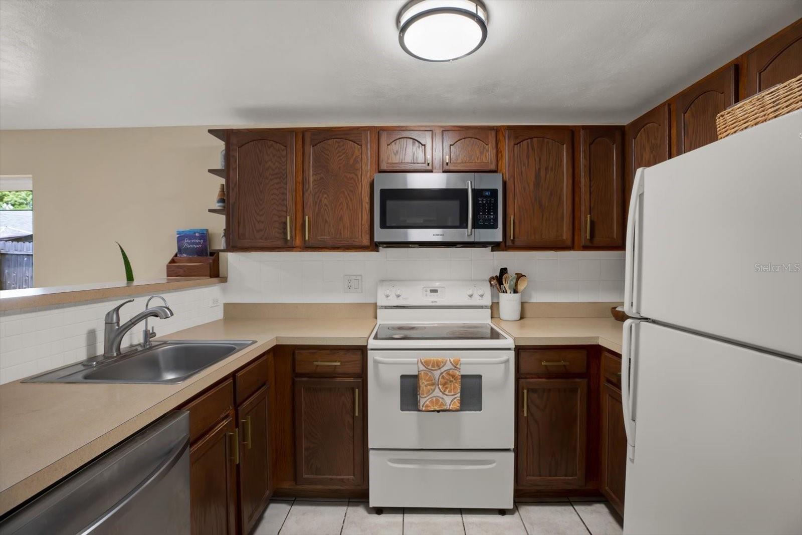 Image 6 of 24 For 8708 Albion Court