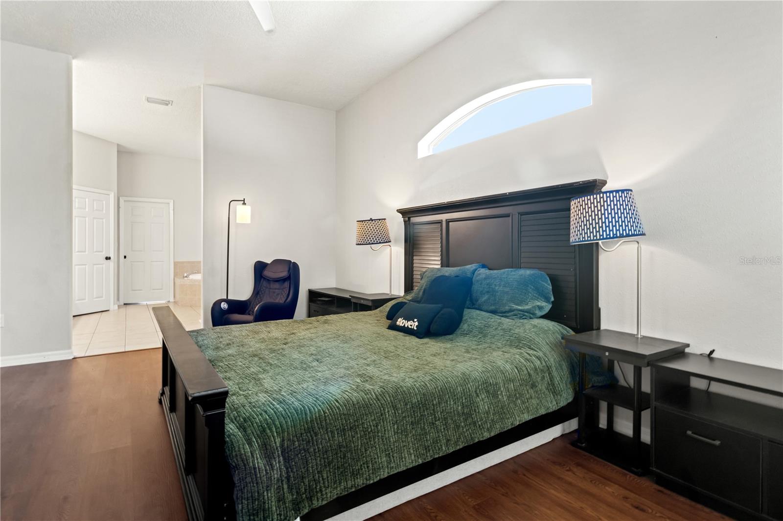 Listing photo id 9 for 10109 Shooting Star Court