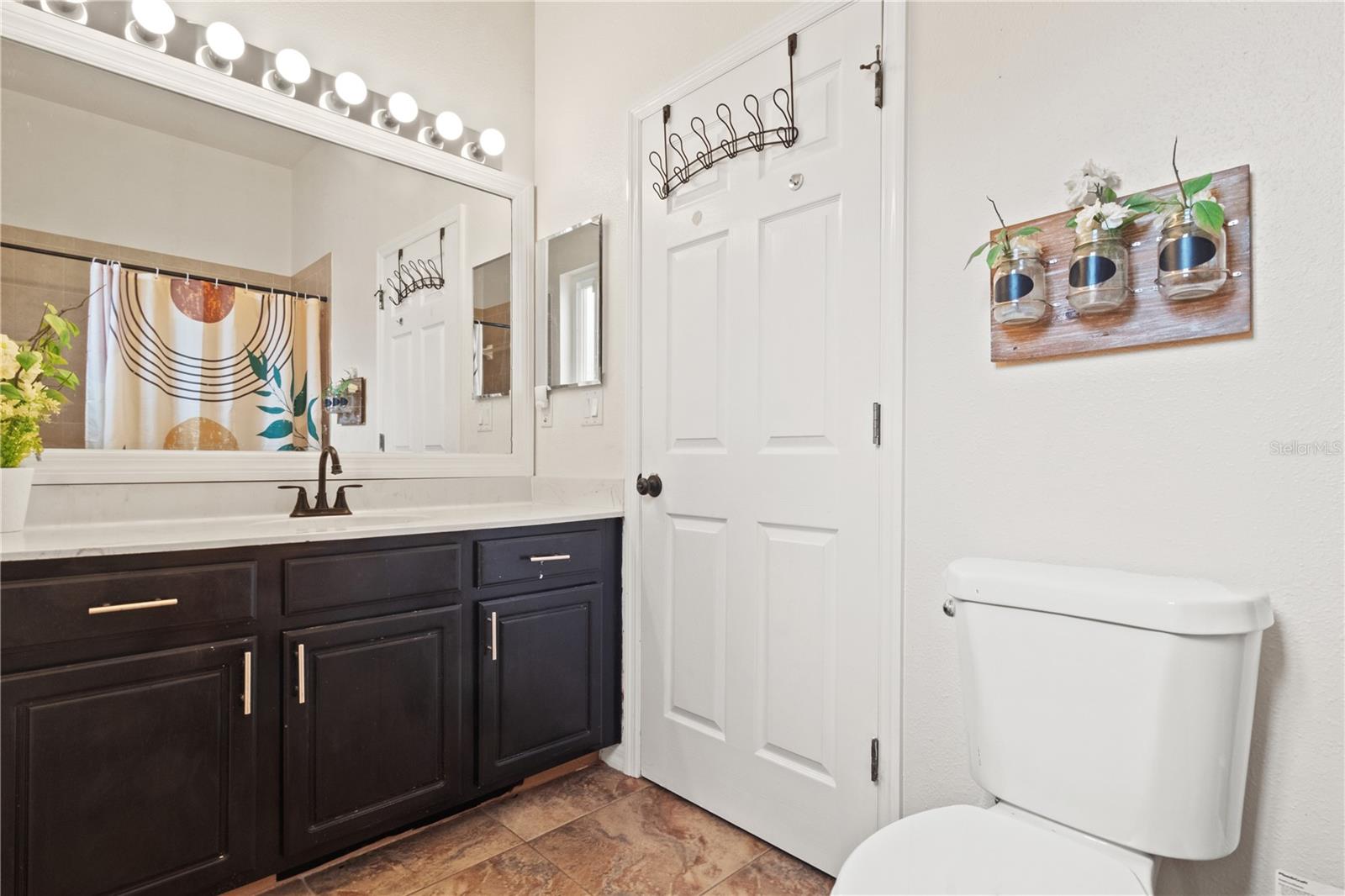 Listing photo id 15 for 10109 Shooting Star Court