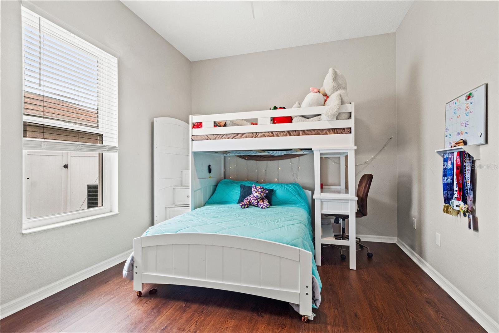 Listing photo id 17 for 10109 Shooting Star Court