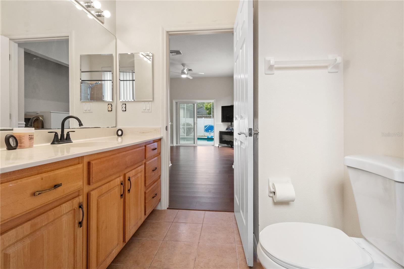 Listing photo id 22 for 10109 Shooting Star Court