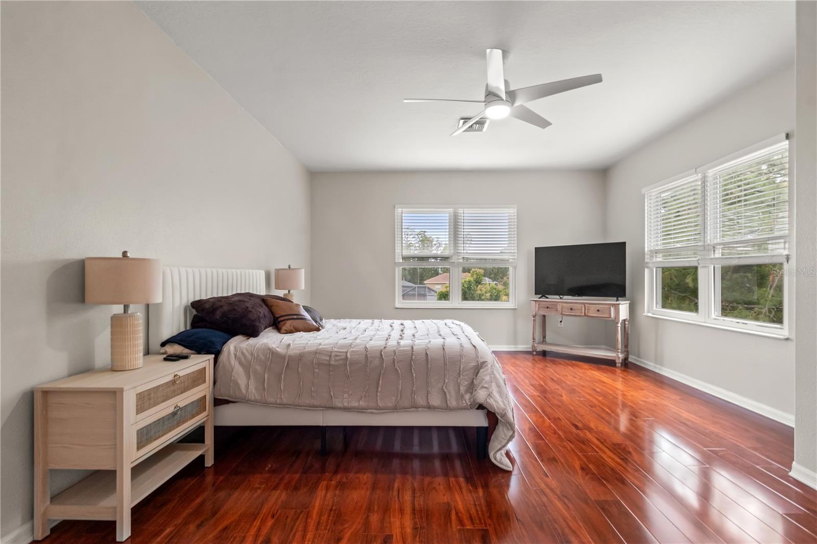 Listing photo id 23 for 10109 Shooting Star Court