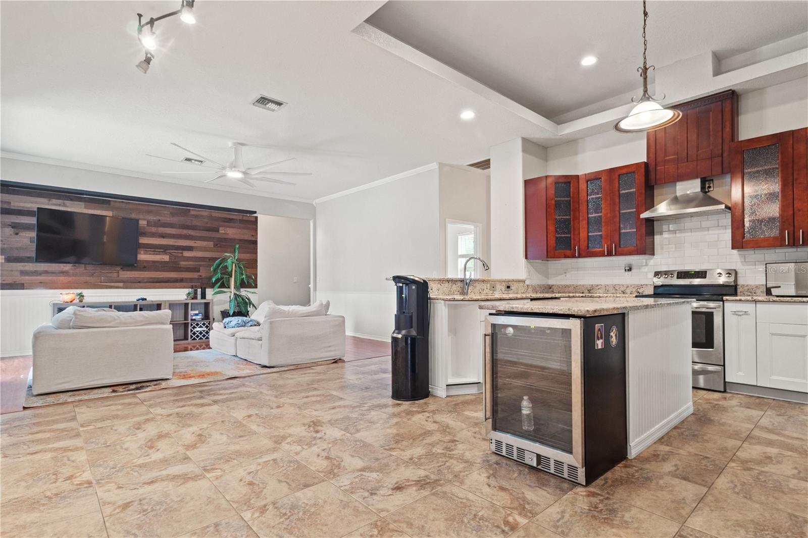 Listing photo id 3 for 10109 Shooting Star Court
